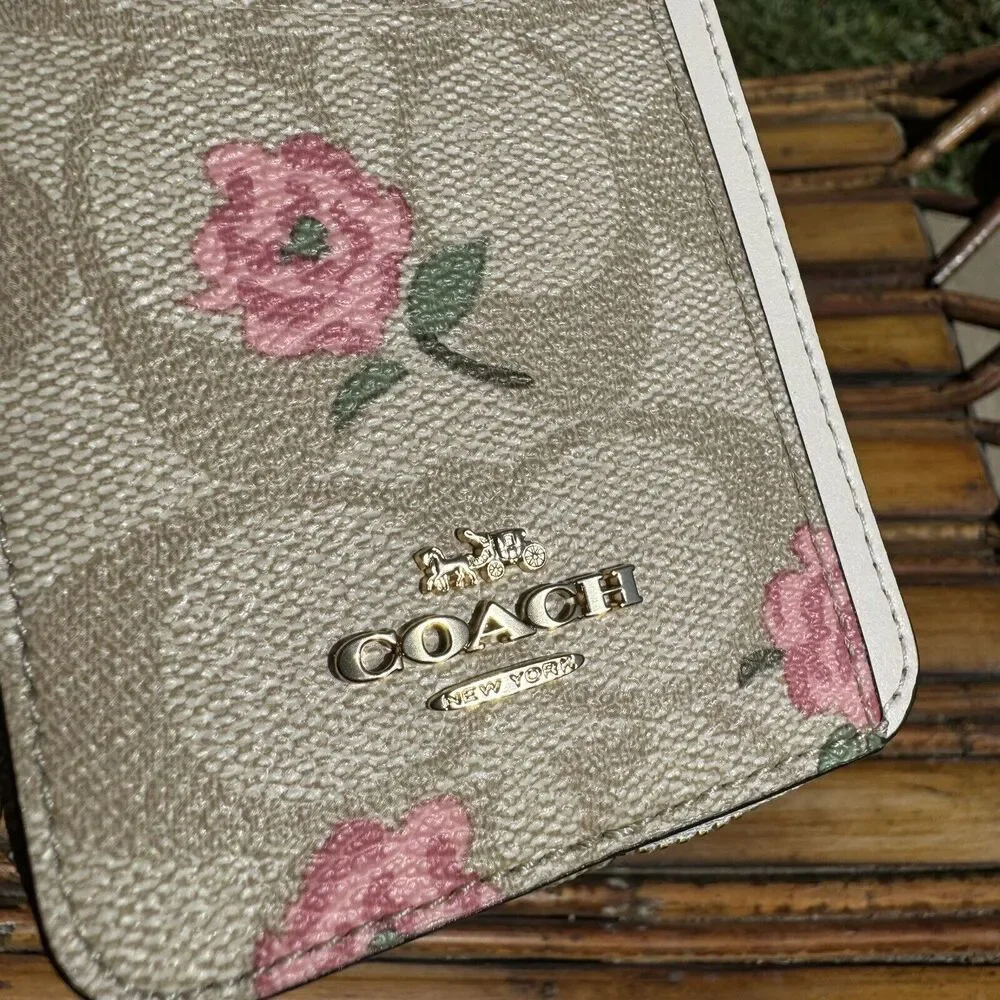 NWT coach Zip Card Case In Signature Canvas With Floral Print CR971